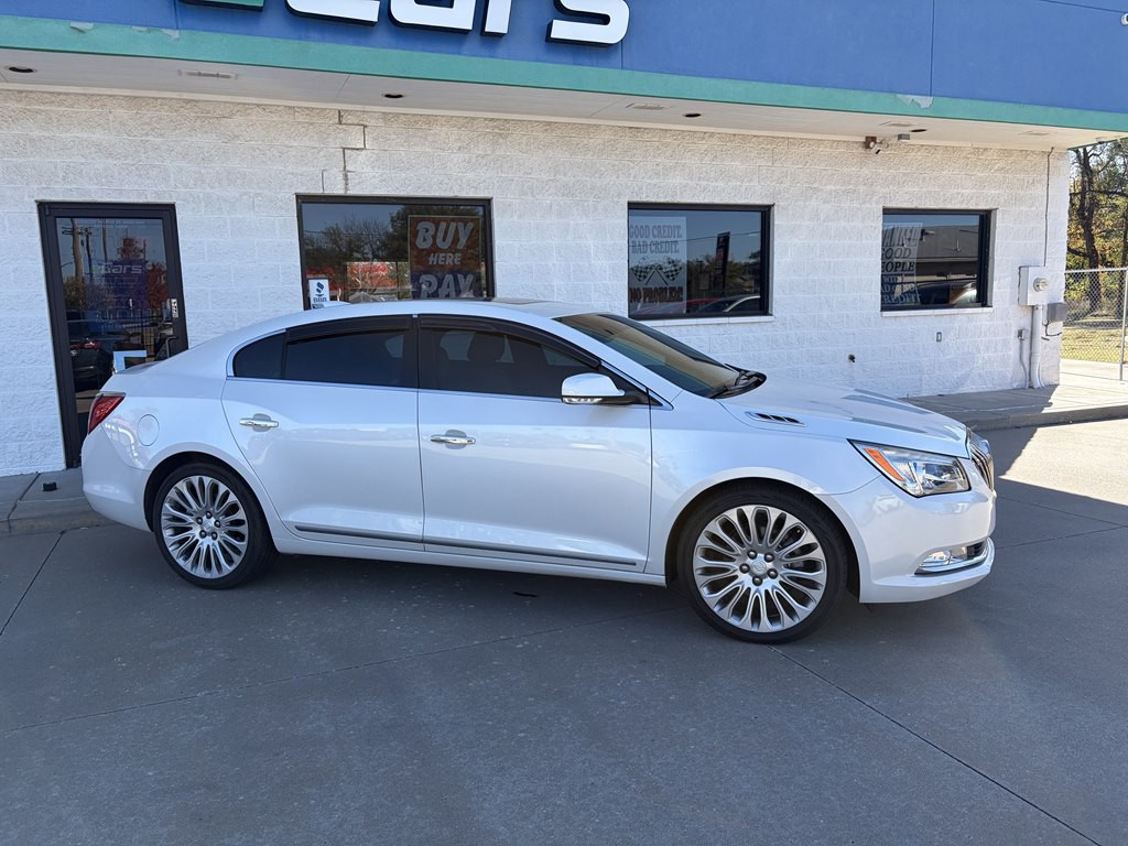 2016 Buick Lacrosse Image 2
