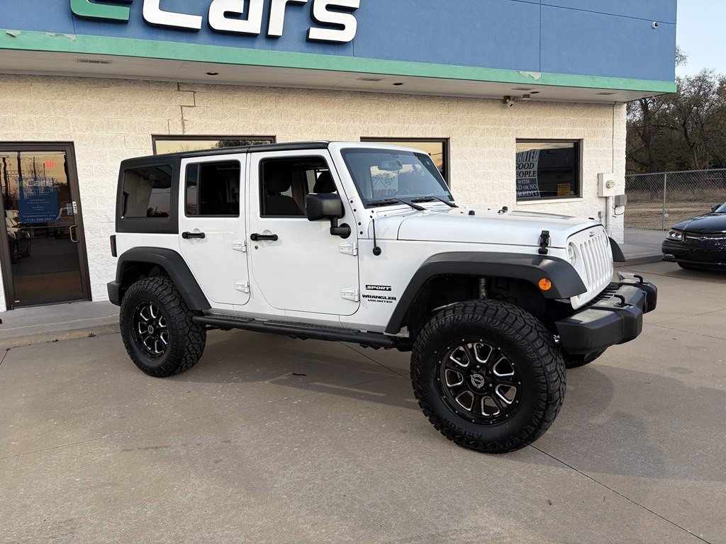 2017 Jeep Wrangler Unlimited Image 2