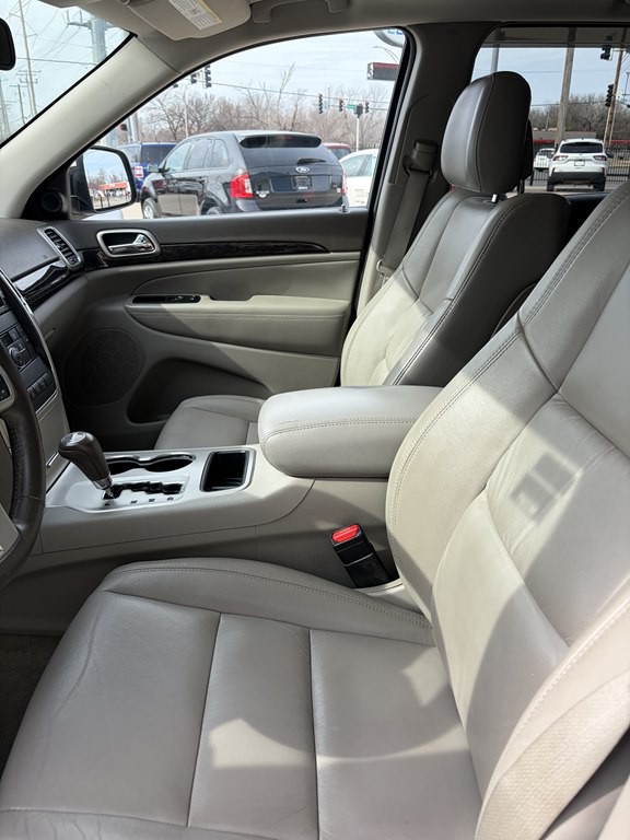 2011 Jeep Grand Cherokee Image 7