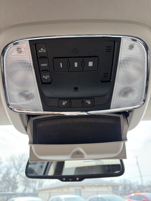 2011 Jeep Grand Cherokee Image 11