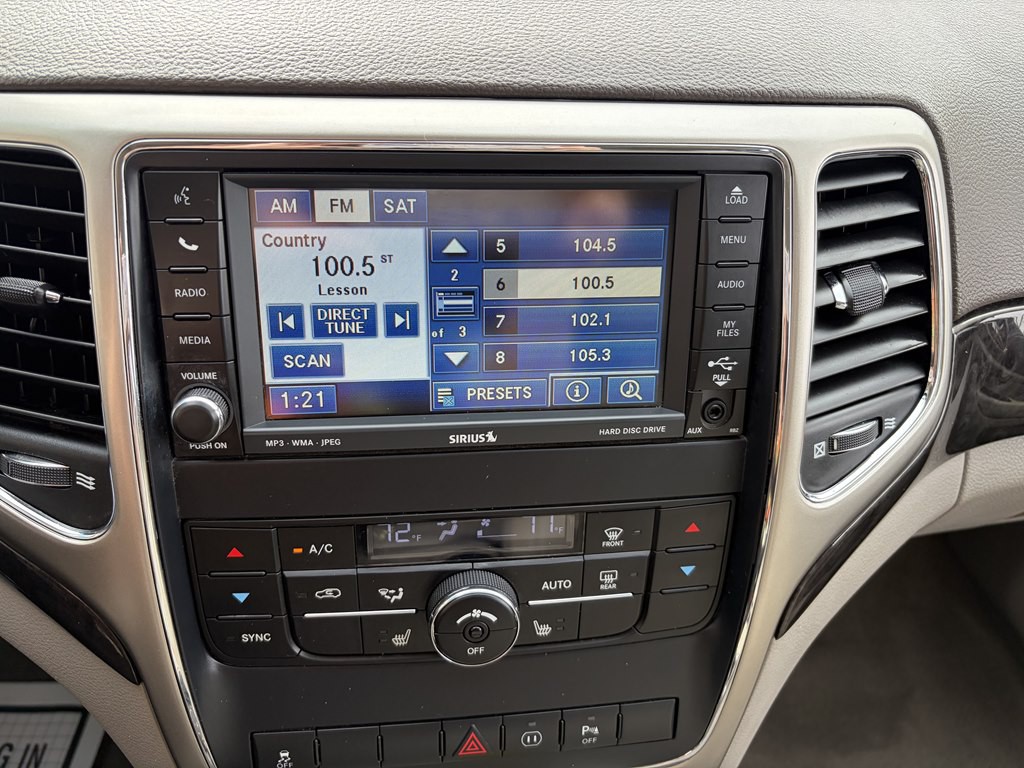 2011 Jeep Grand Cherokee Image 13