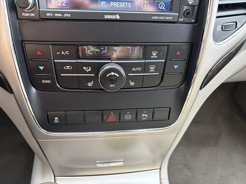 2011 Jeep Grand Cherokee Image 15