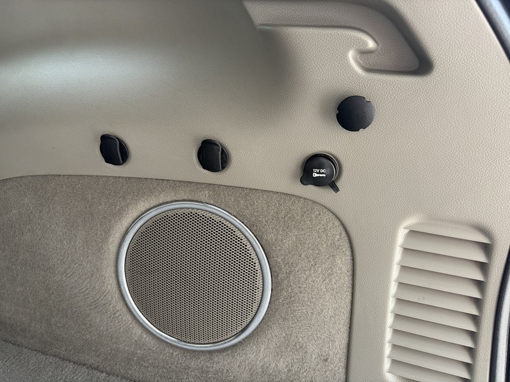 2011 Jeep Grand Cherokee Image 28