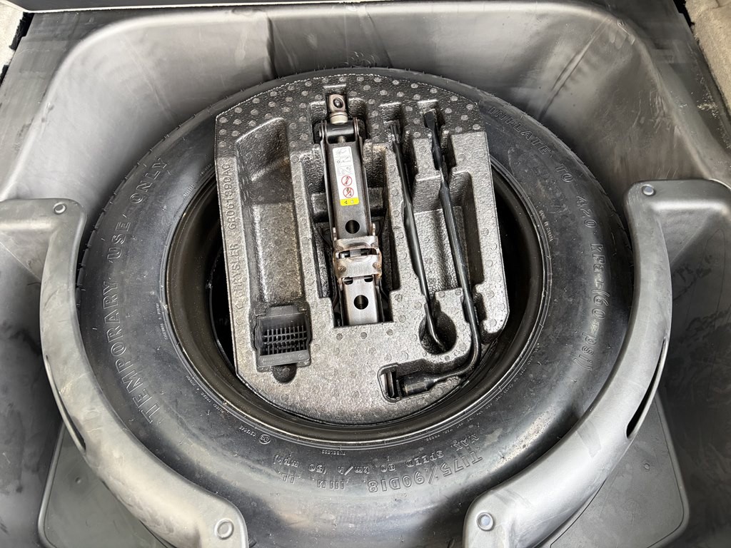 2011 Jeep Grand Cherokee Image 30