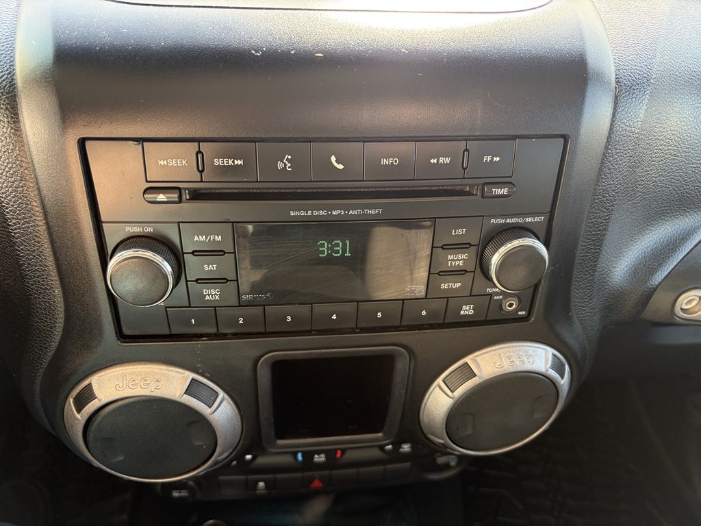 2012 Jeep Wrangler Image 12