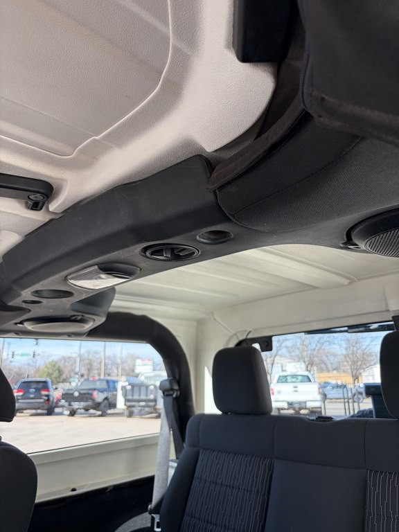 2012 Jeep Wrangler Image 21