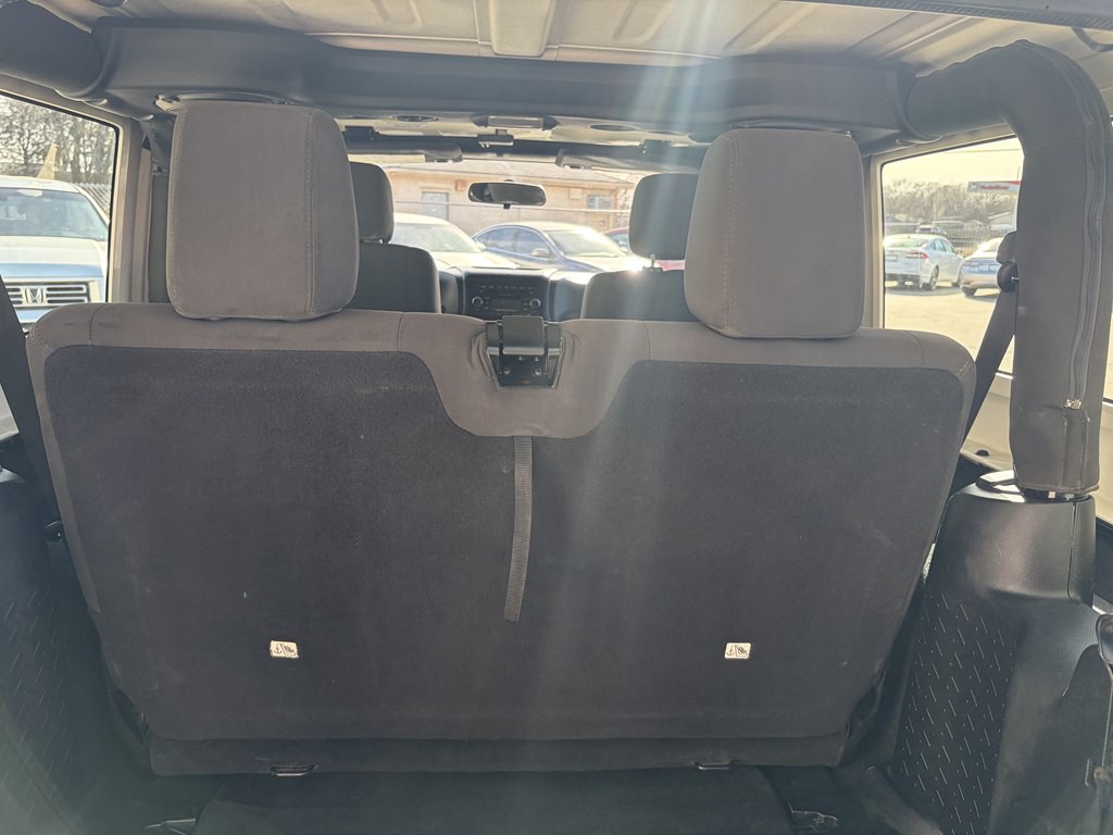 2012 Jeep Wrangler Image 24