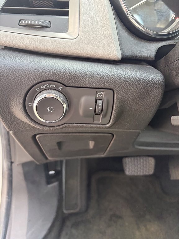 2013 Buick Verano Image 8