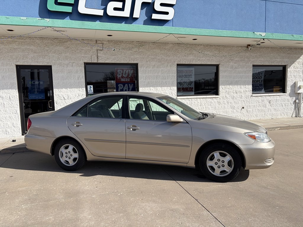 2002 Toyota Camry Image 2