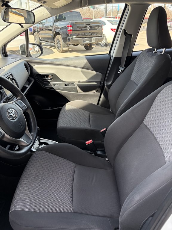 2017 Toyota Yaris Image 7