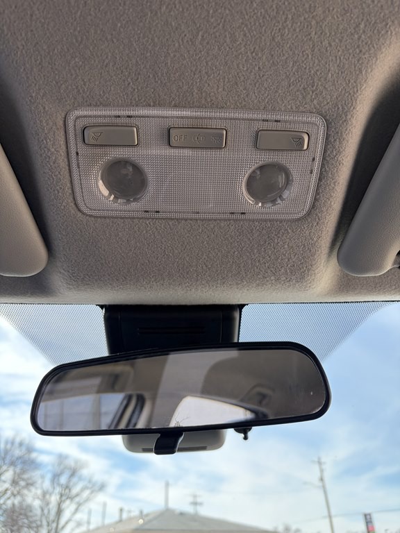 2017 Toyota Yaris Image 11