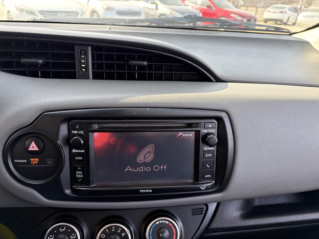 2017 Toyota Yaris Image 12