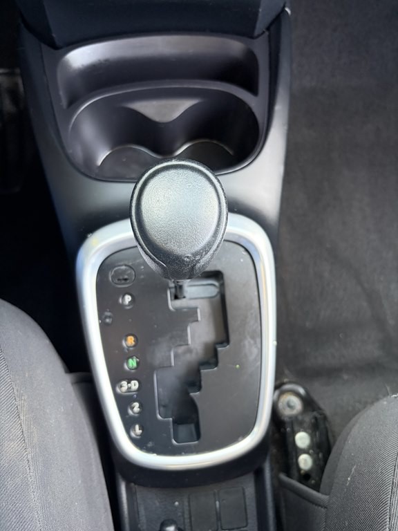 2017 Toyota Yaris Image 15