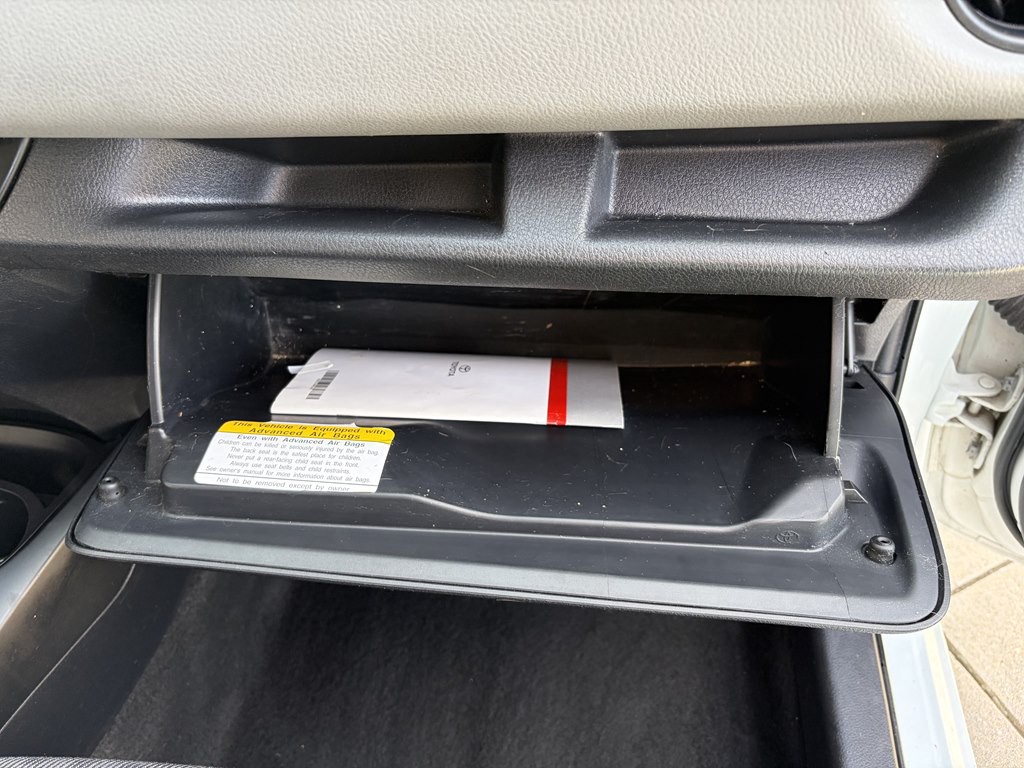 2017 Toyota Yaris Image 18