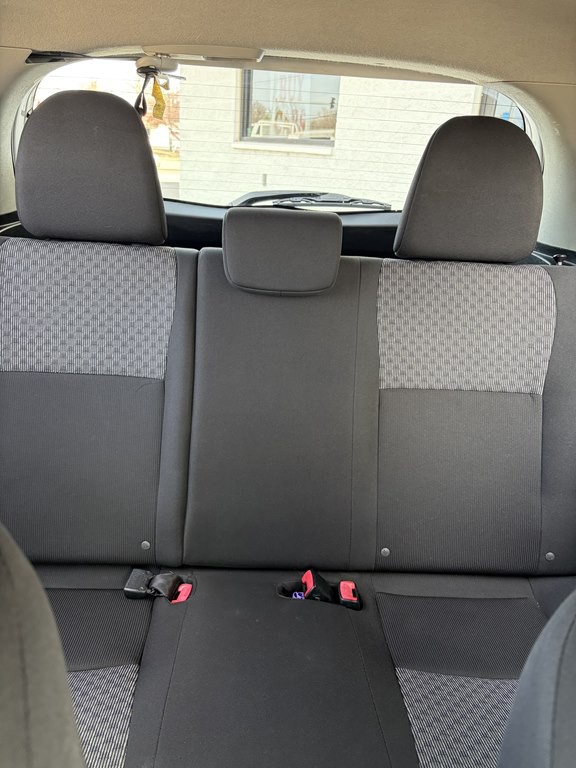 2017 Toyota Yaris Image 19