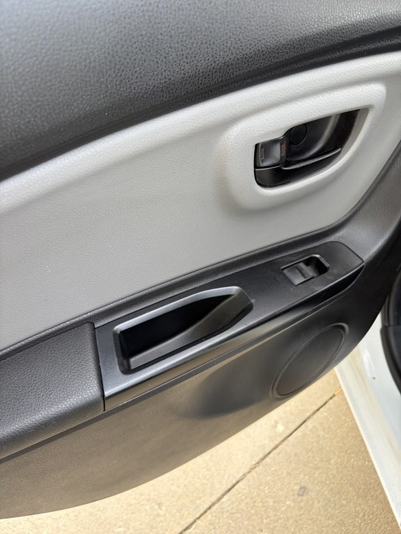 2017 Toyota Yaris Image 20