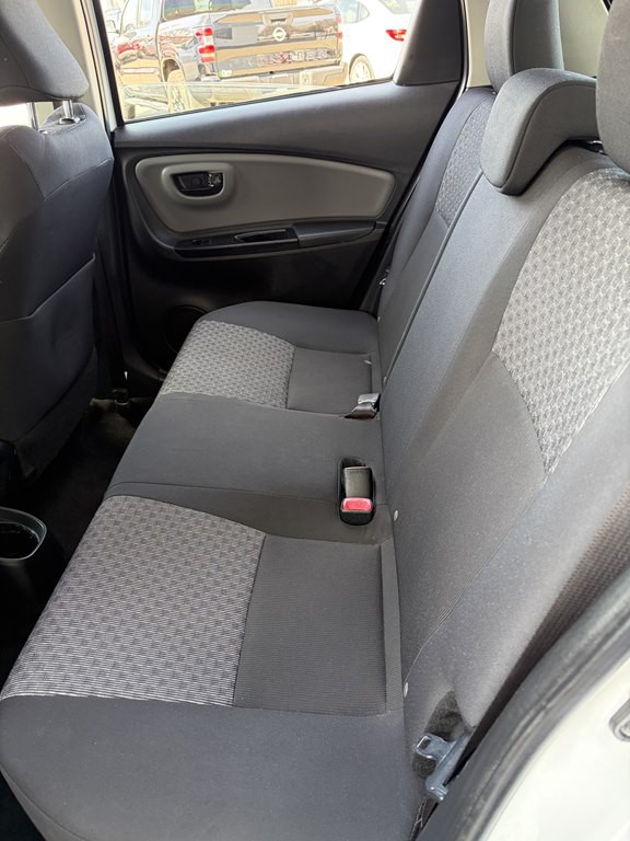 2017 Toyota Yaris Image 21