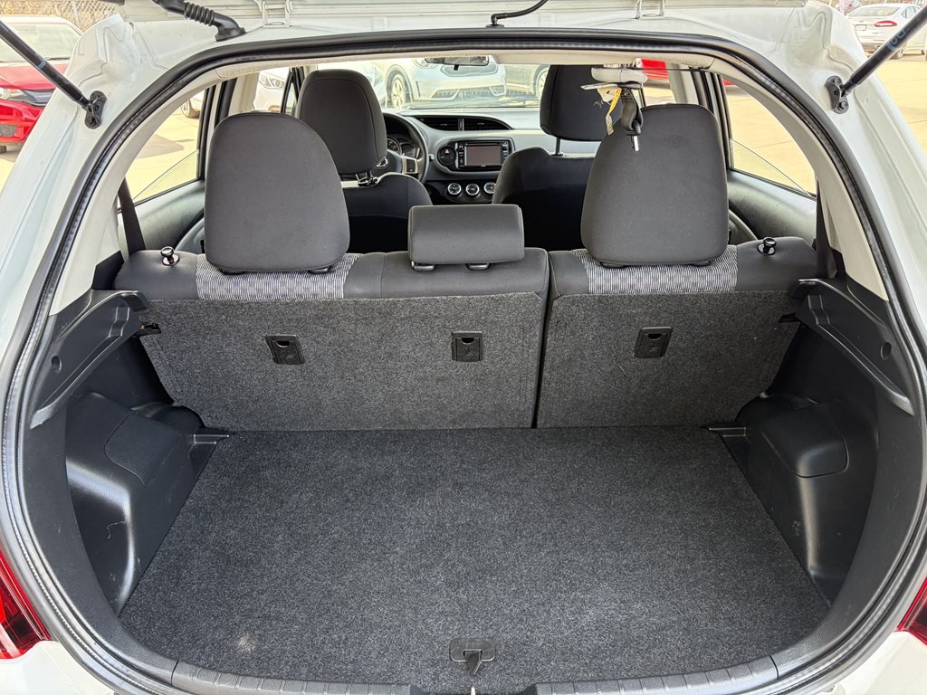 2017 Toyota Yaris Image 24