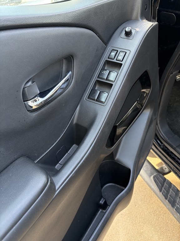 2023 Nissan Frontier Image 6