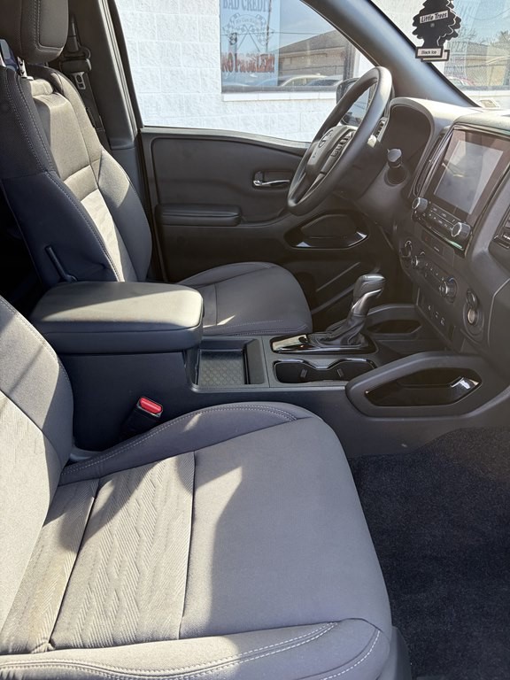 2023 Nissan Frontier Image 18
