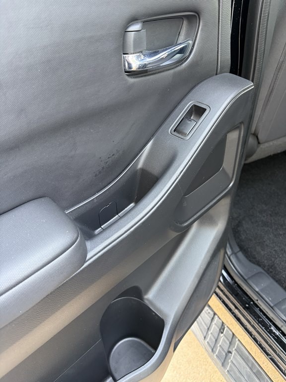 2023 Nissan Frontier Image 21