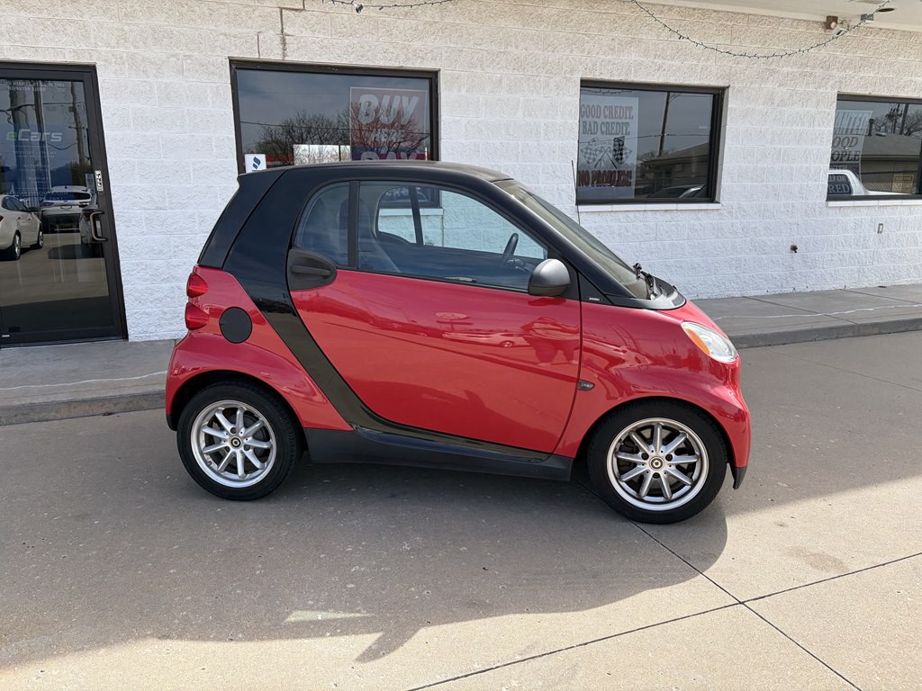 2009 smart fortwo Image 2