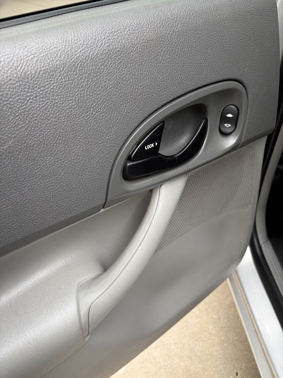 2005 Ford Focus Image 19