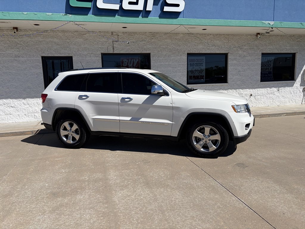 2011 Jeep Grand Cherokee Image 2
