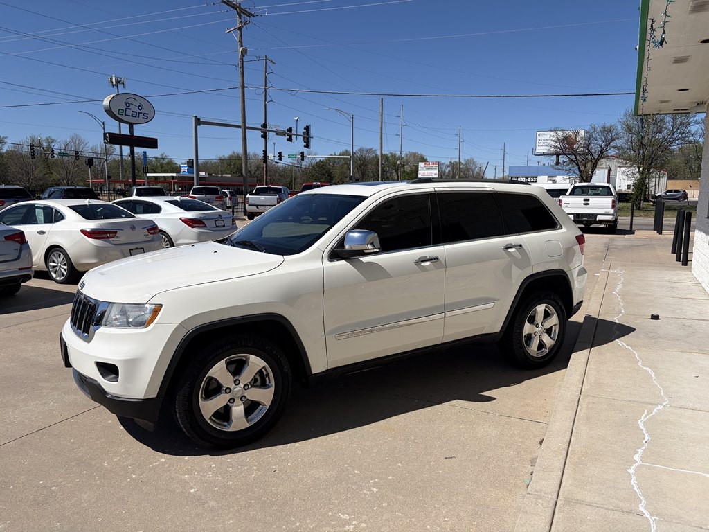 2011 Jeep Grand Cherokee Image 4