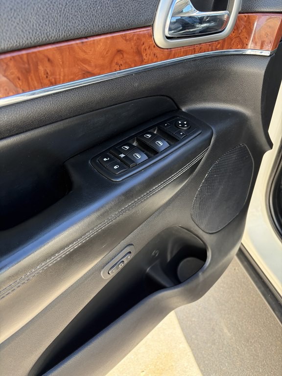 2011 Jeep Grand Cherokee Image 6