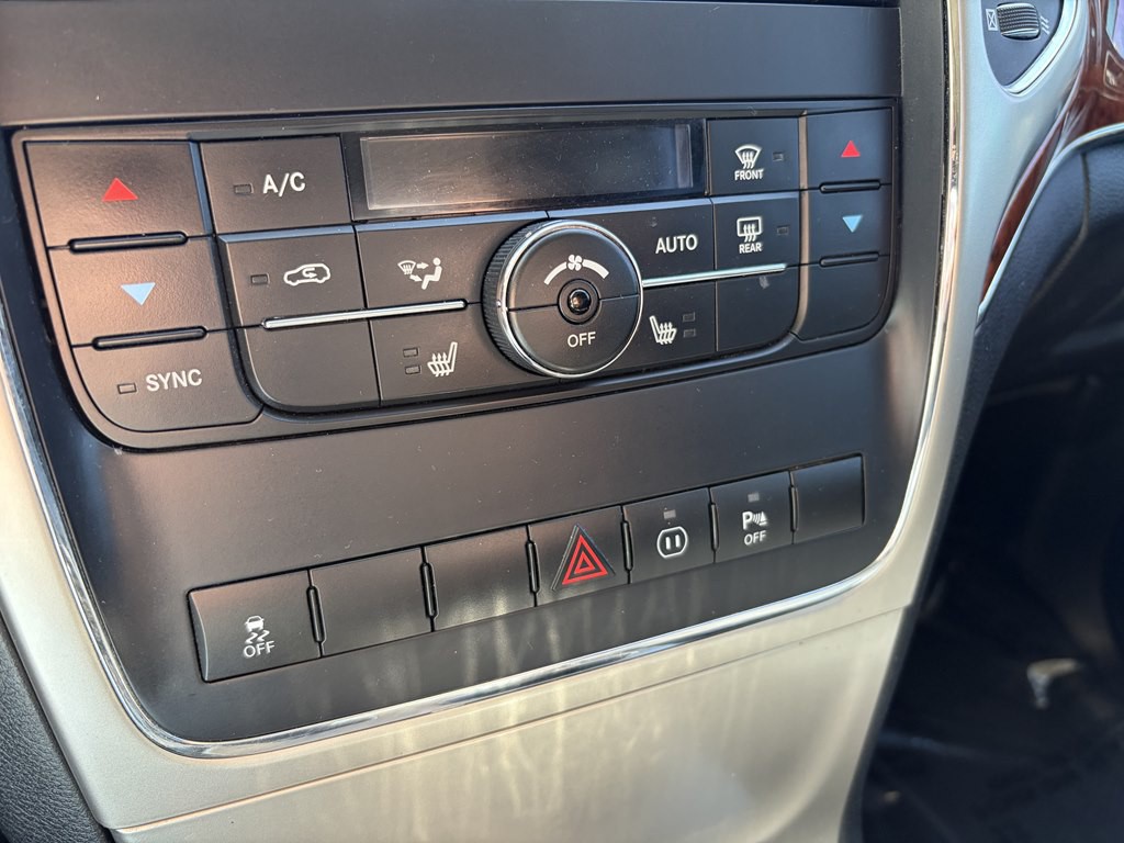 2011 Jeep Grand Cherokee Image 14