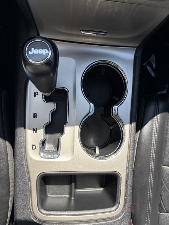 2011 Jeep Grand Cherokee Image 16
