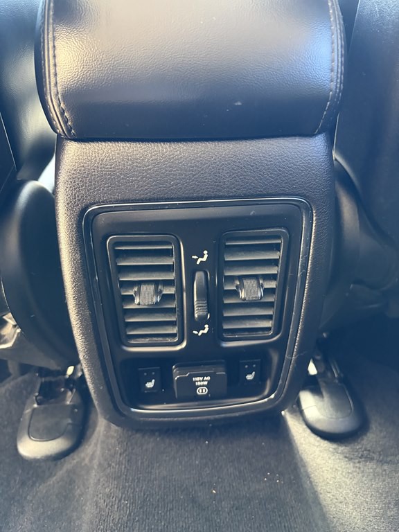 2011 Jeep Grand Cherokee Image 24