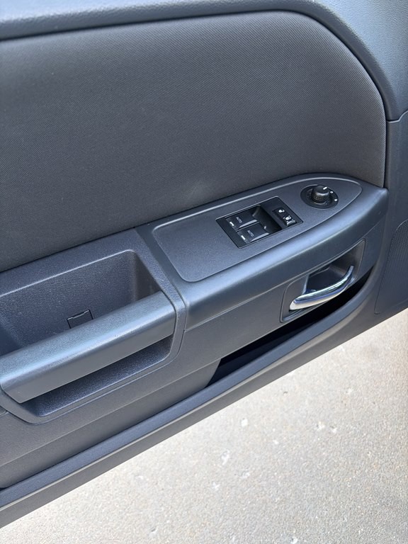 2009 Dodge Challenger Image 8