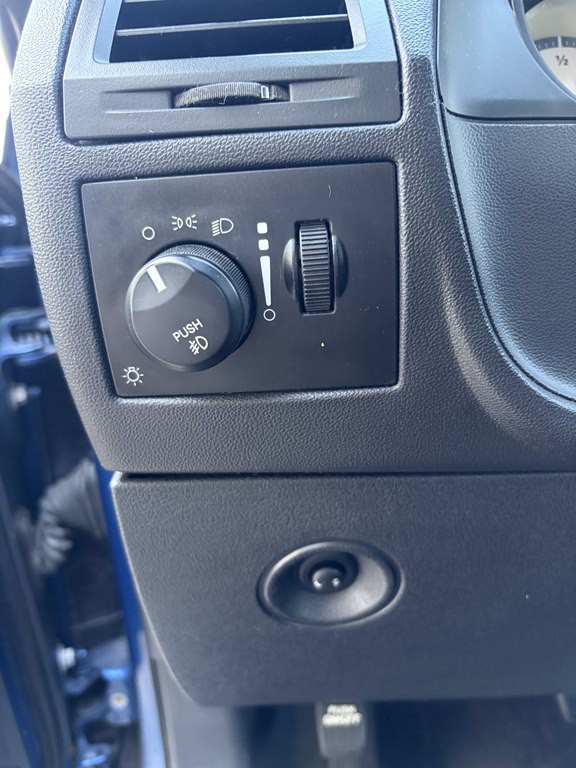 2009 Dodge Challenger Image 10