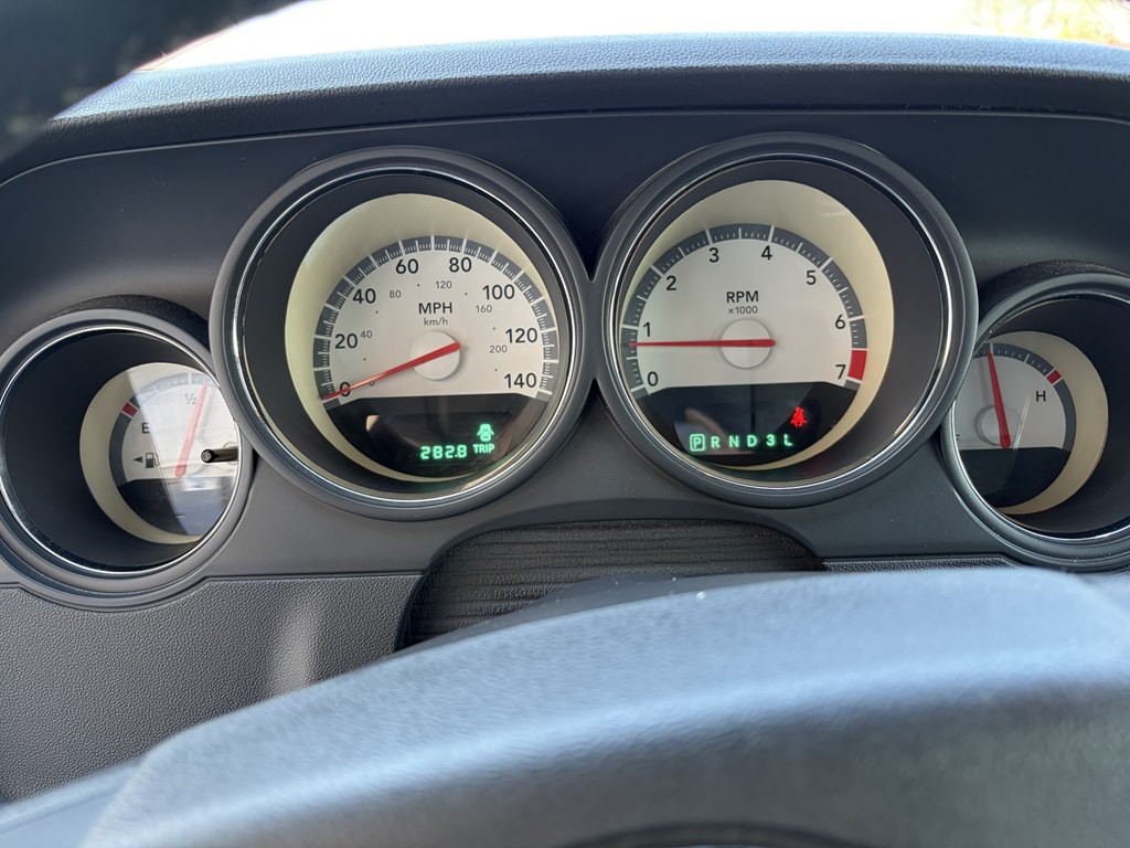 2009 Dodge Challenger Image 12