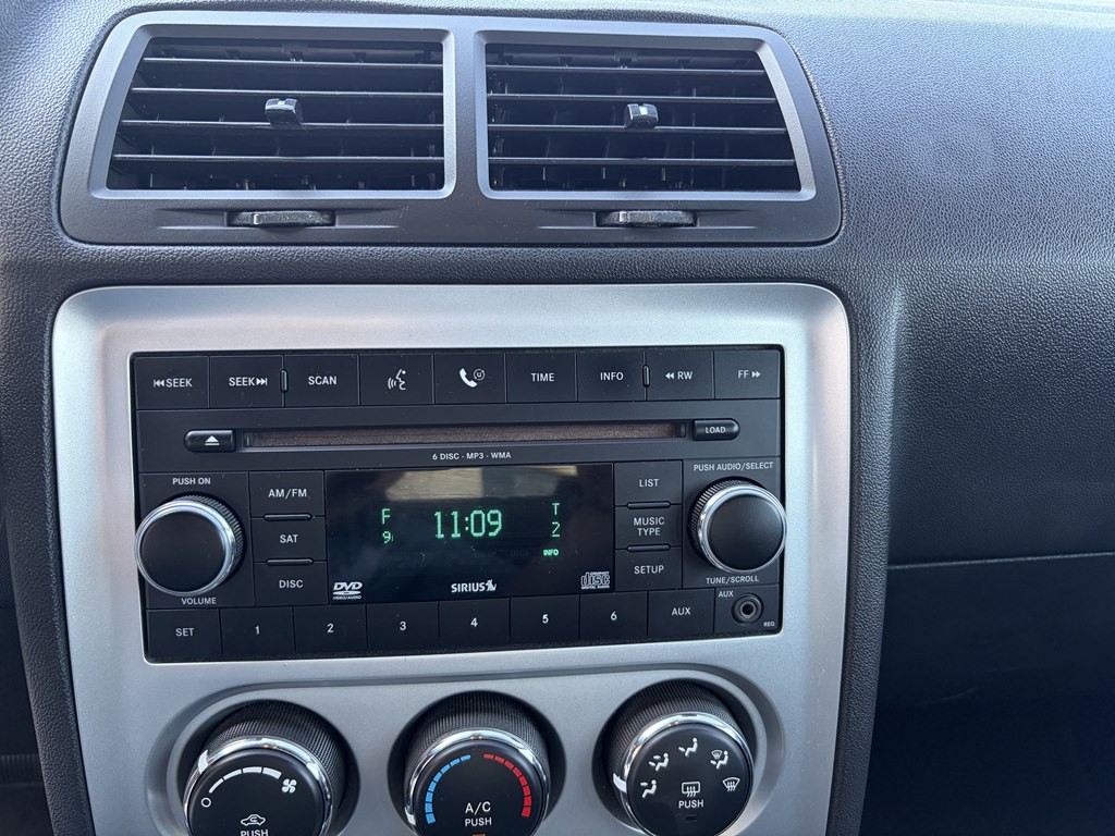 2009 Dodge Challenger Image 13