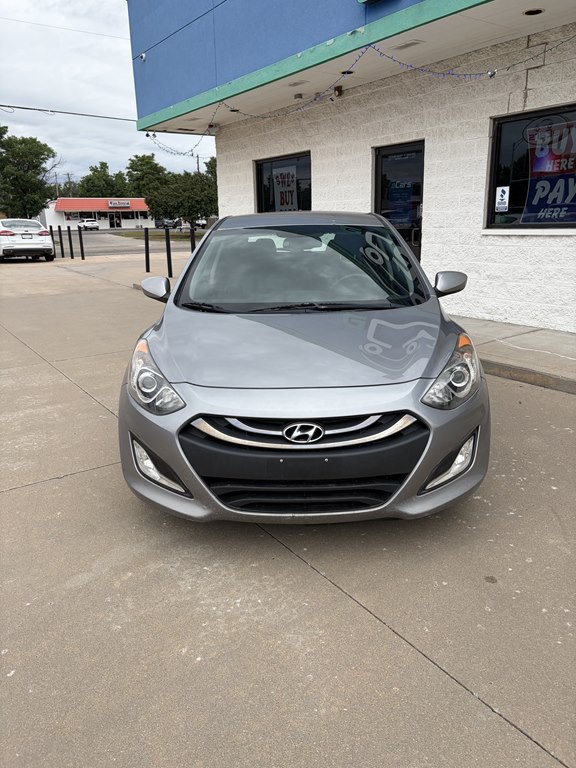 2013 Hyundai Elantra Image 3