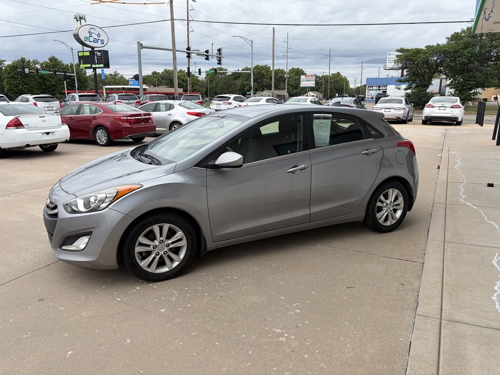 2013 Hyundai Elantra Image 4