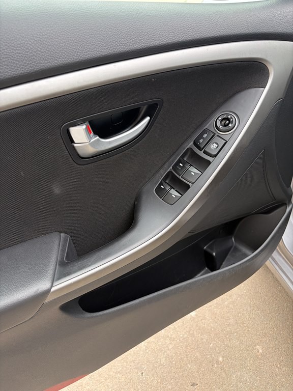 2013 Hyundai Elantra Image 6