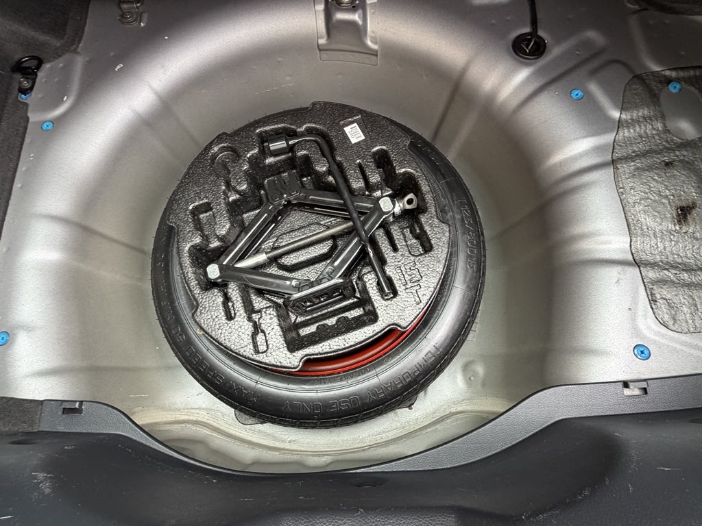 2013 Hyundai Elantra Image 23
