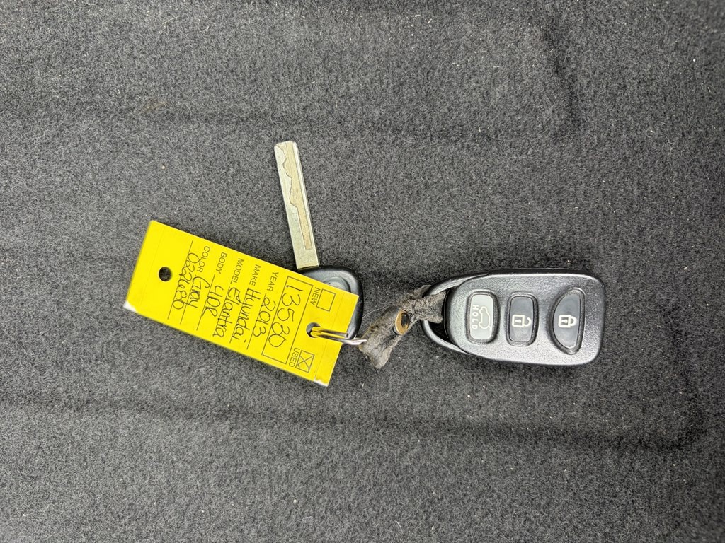 2013 Hyundai Elantra Image 25