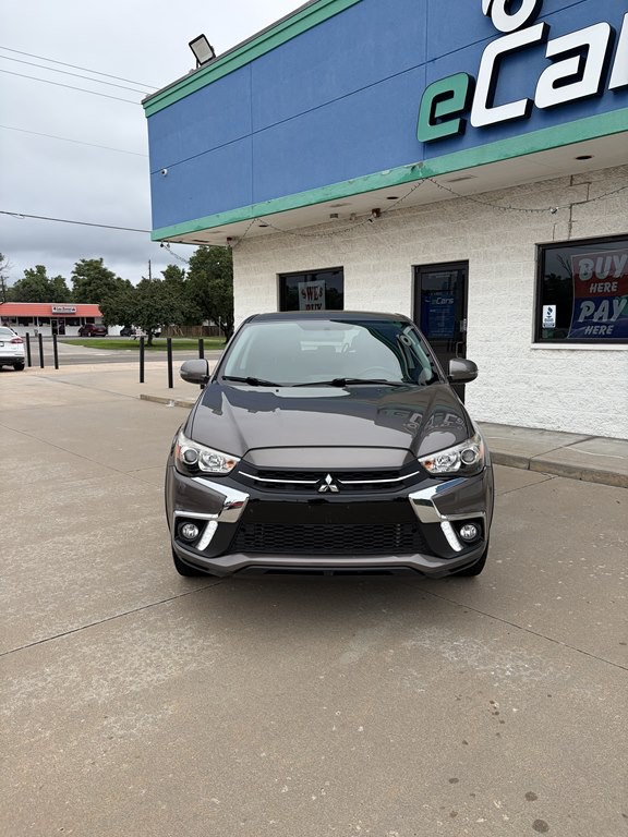 2018 Mitsubishi Outlander Image 3
