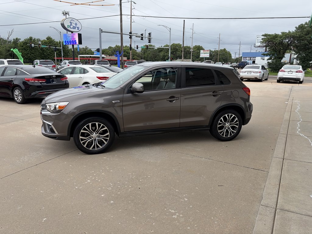 2018 Mitsubishi Outlander Image 4