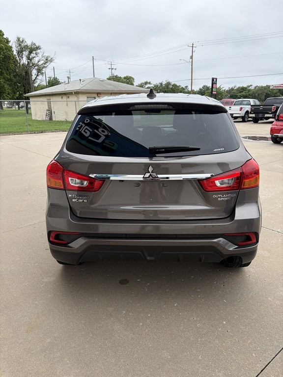 2018 Mitsubishi Outlander Image 5