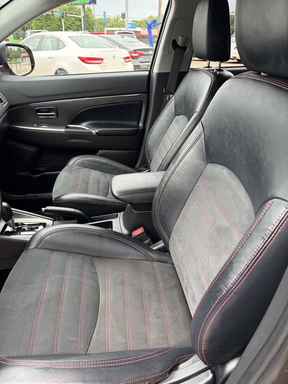 2018 Mitsubishi Outlander Image 7