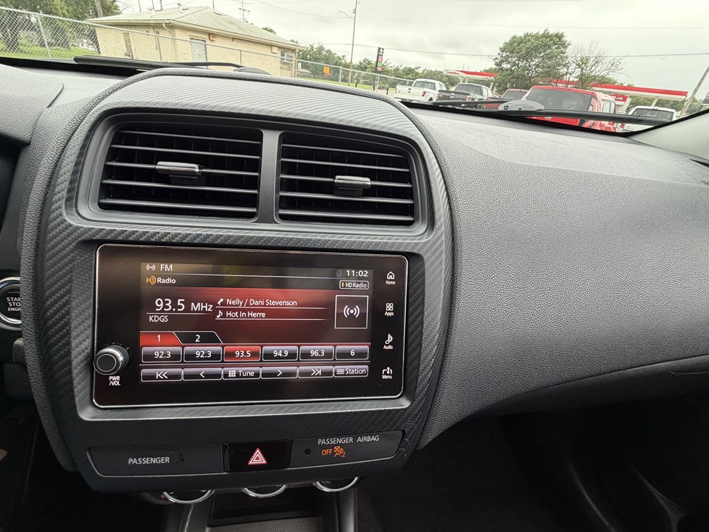 2018 Mitsubishi Outlander Image 11