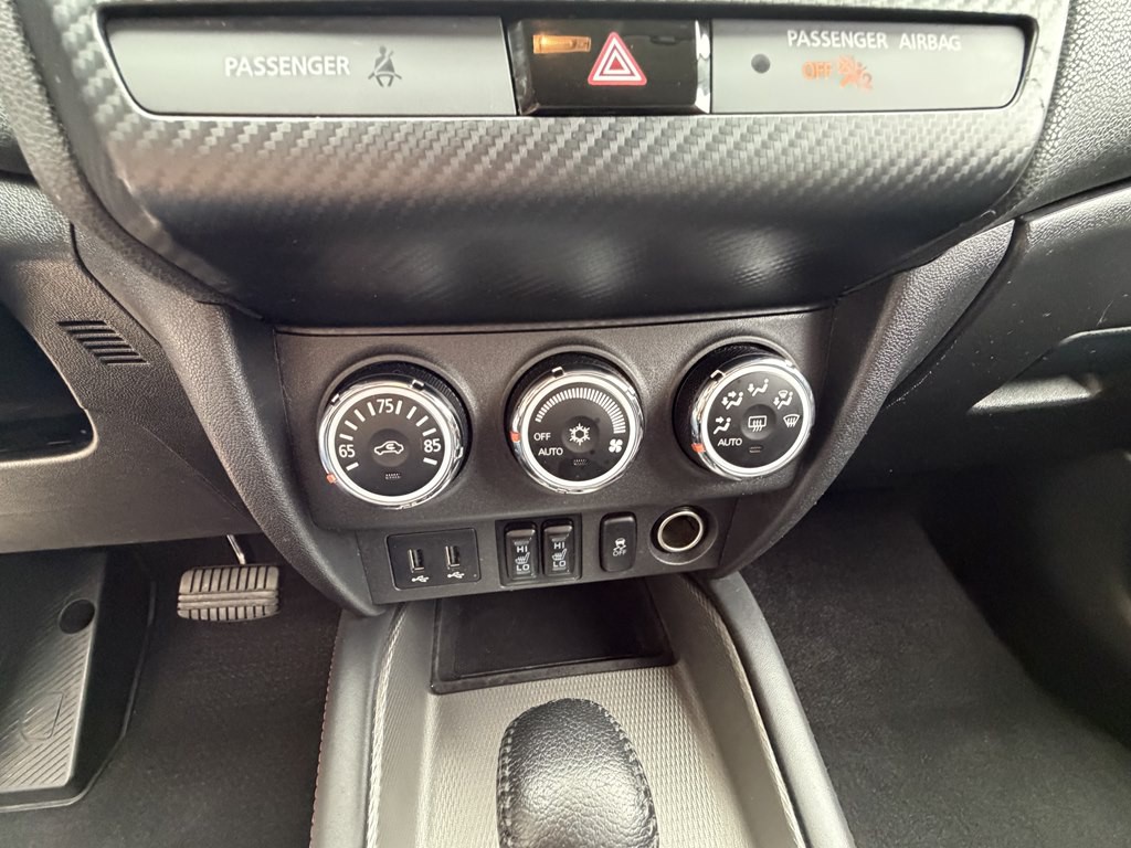 2018 Mitsubishi Outlander Image 13