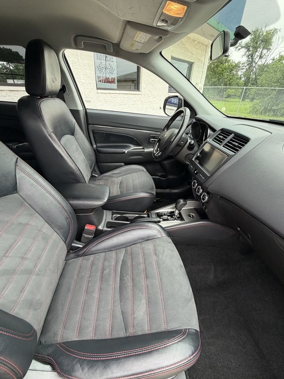 2018 Mitsubishi Outlander Image 17