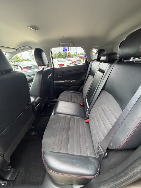 2018 Mitsubishi Outlander Image 21